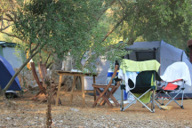 Camp Skriveni ** 