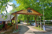 Camp Slapic **** 