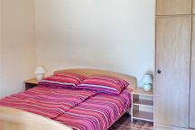 Apartmani i kamp Vala * 