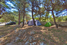 Camping Jazina ** 