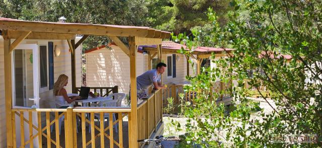 Camp Solitudo *** Mobilhomes