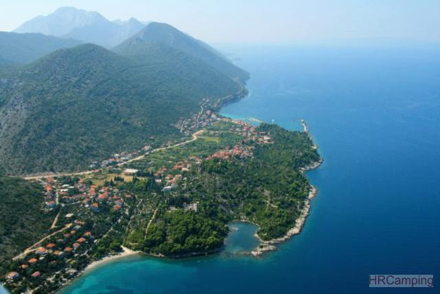 Camp Vrila **** 