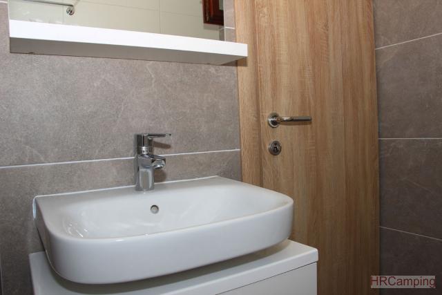 Camping Jezera Lovisca Murter *** Apartments