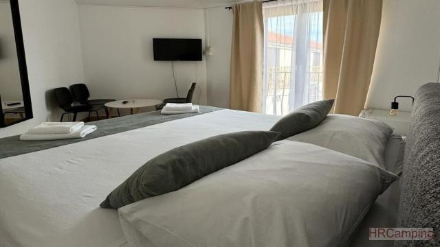 Camping Jezera Lovisca Murter *** Rooms