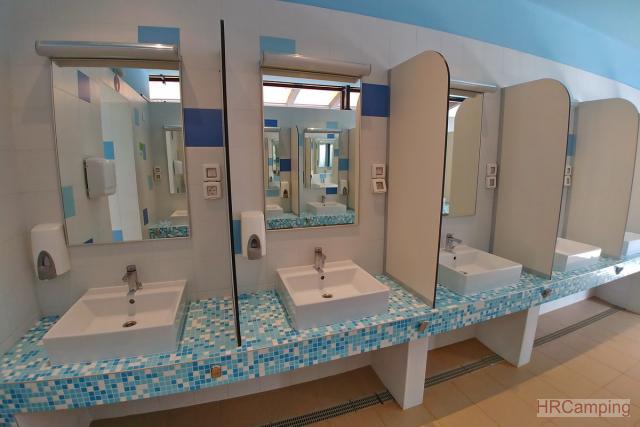 Kamp Marina Resort **** 